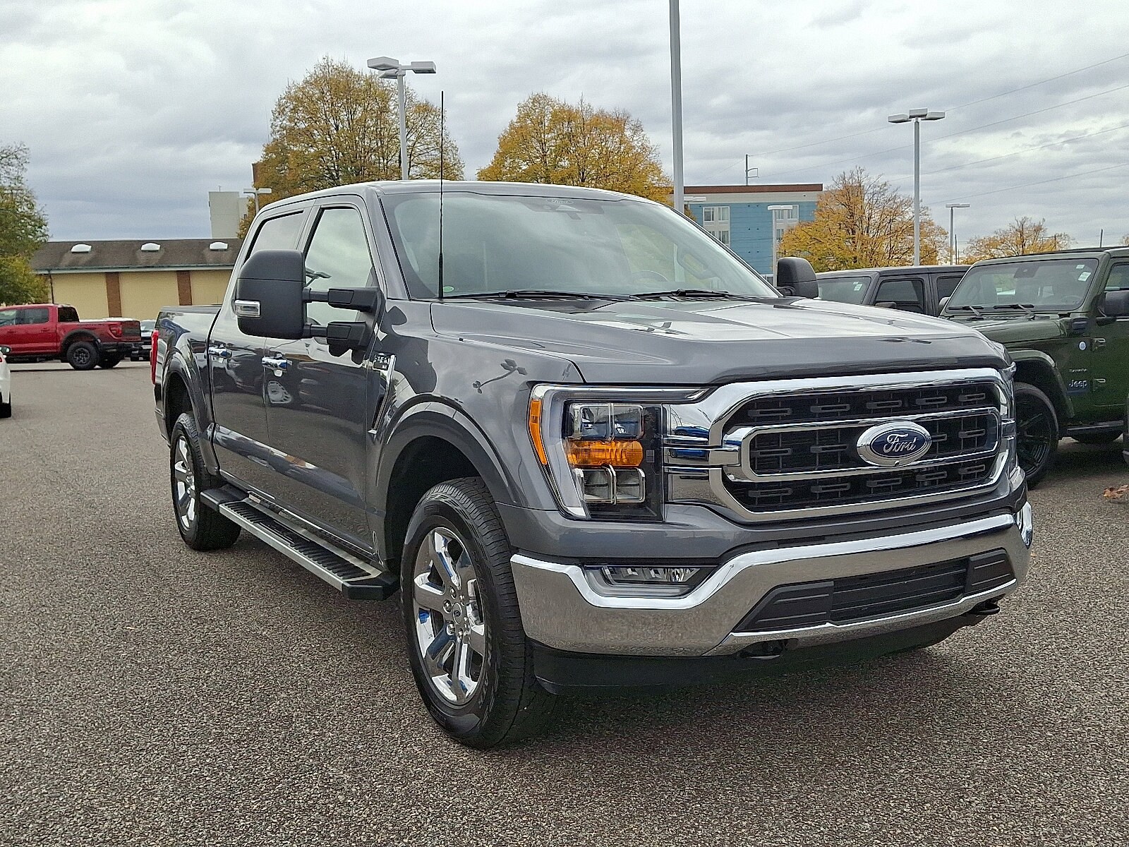 2022 Ford F-150 XLT photo 2