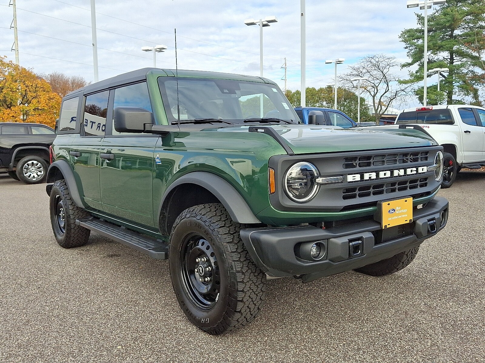 2023 Ford Bronco Black Diamond photo 2