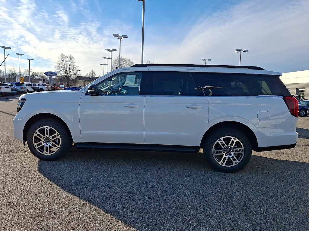 2026 Ford Expedition MAX photo 4