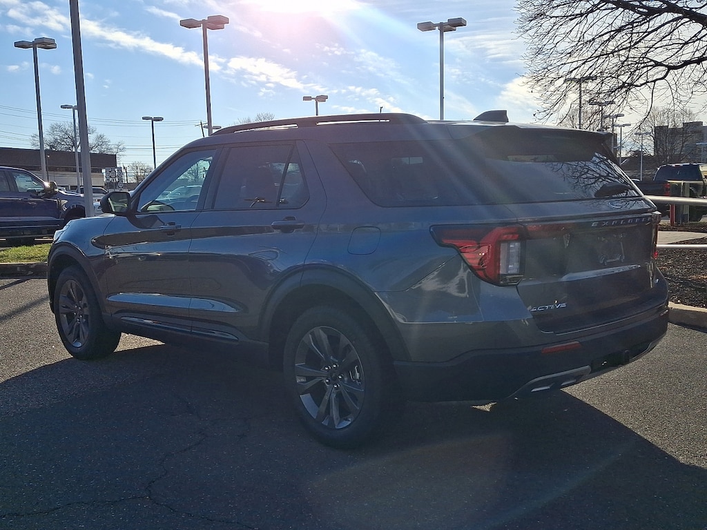 2026 Ford Explorer photo 4