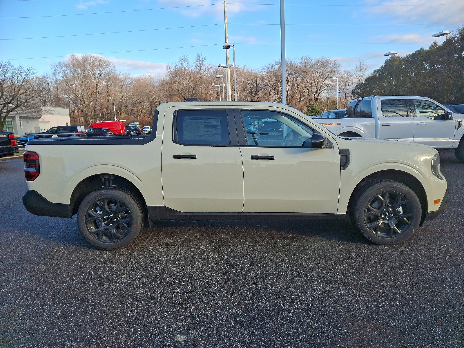 2025 Ford Maverick XLT - Photo 8