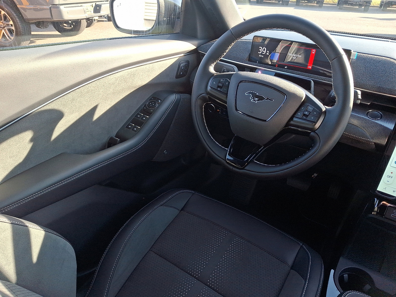 2024 Ford Mustang Mach-E GT - Photo 9