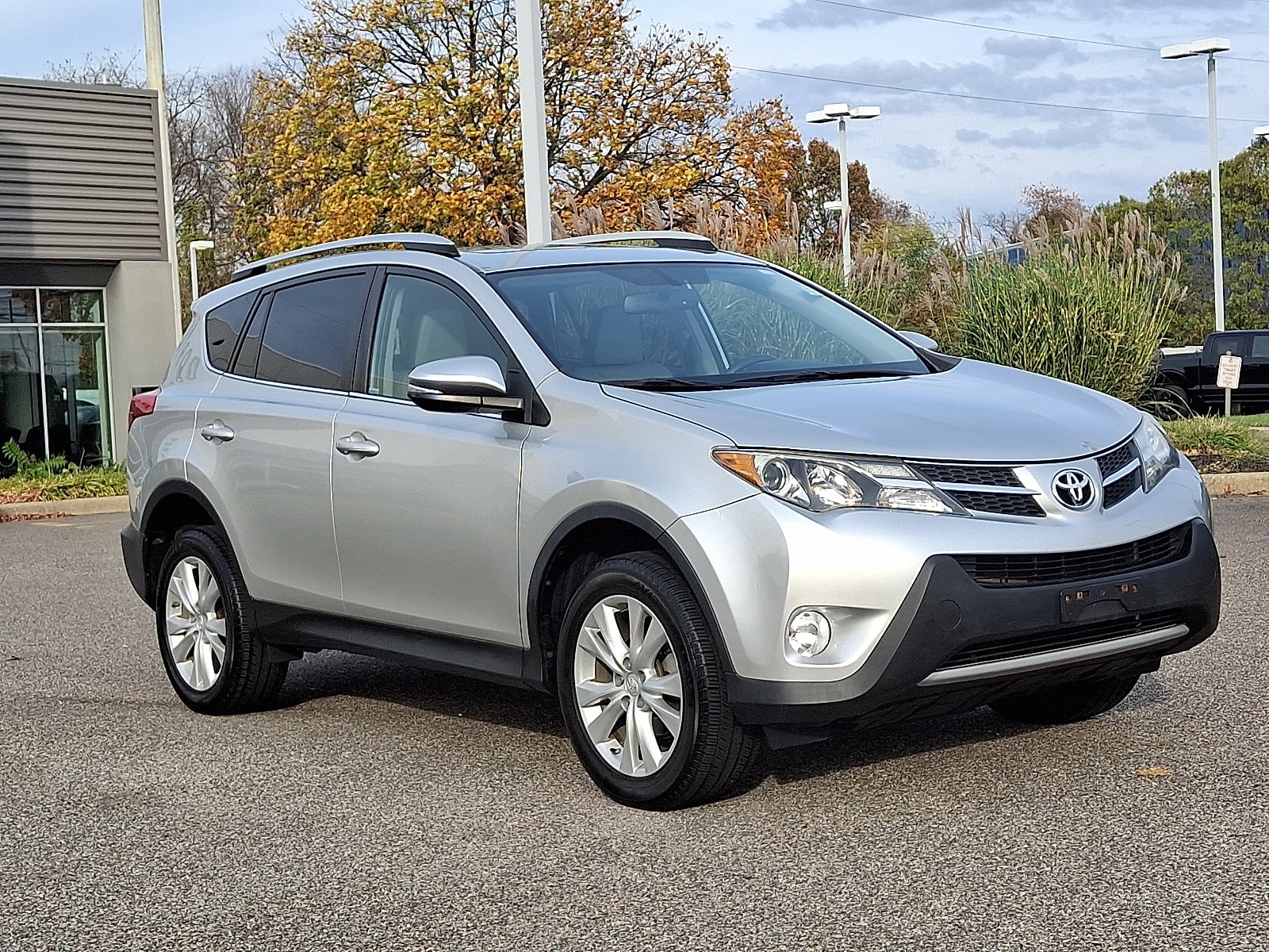 Used 2013 Toyota RAV4 Limited with VIN 2T3DFREV6DW123425 for sale in Newark, DE