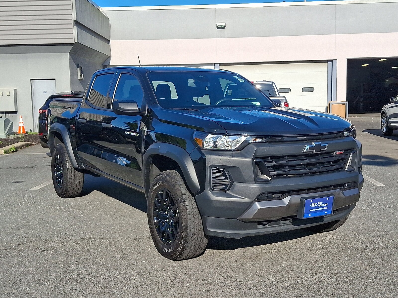 2023 Chevrolet Colorado Trail Boss photo 2