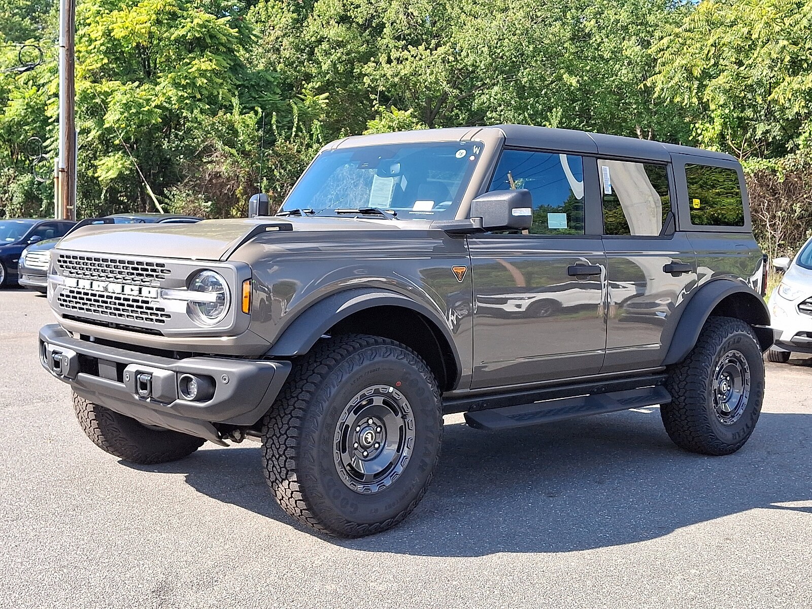 2025 Ford Bronco Badlands photo 3