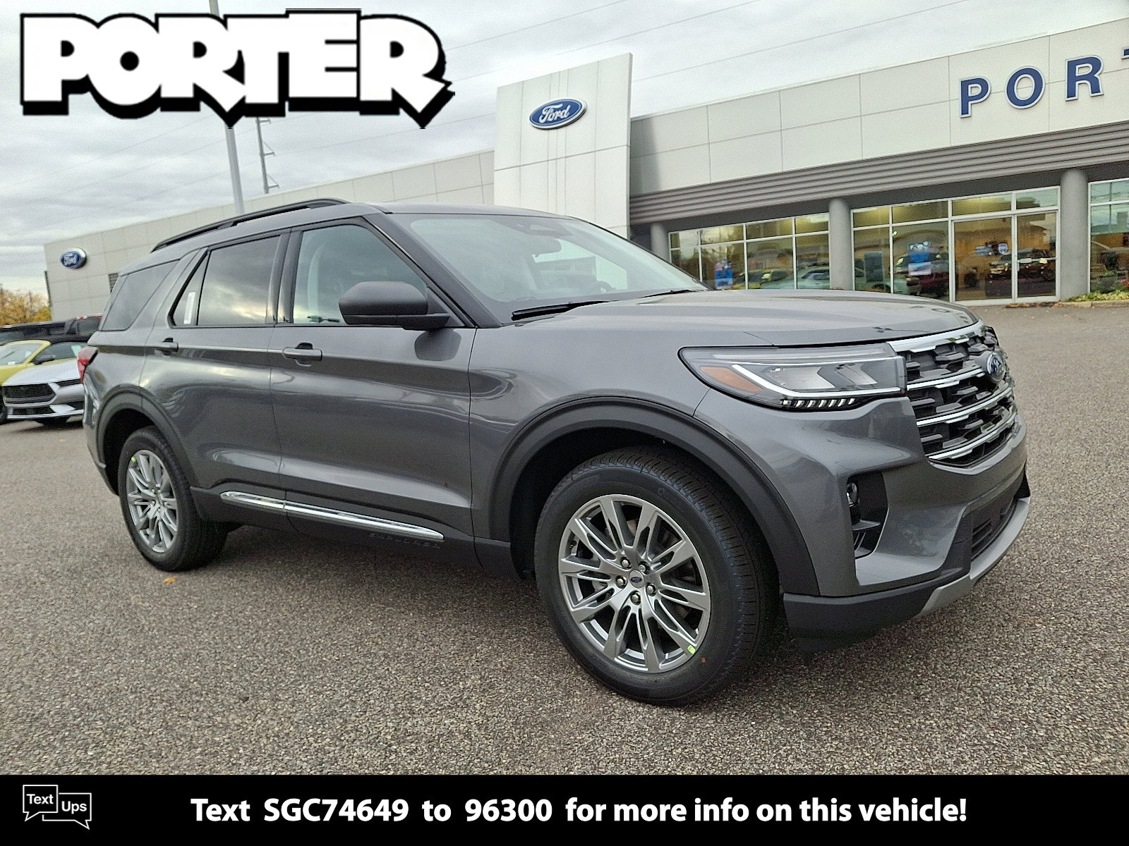 2025 Ford Explorer Active's photo