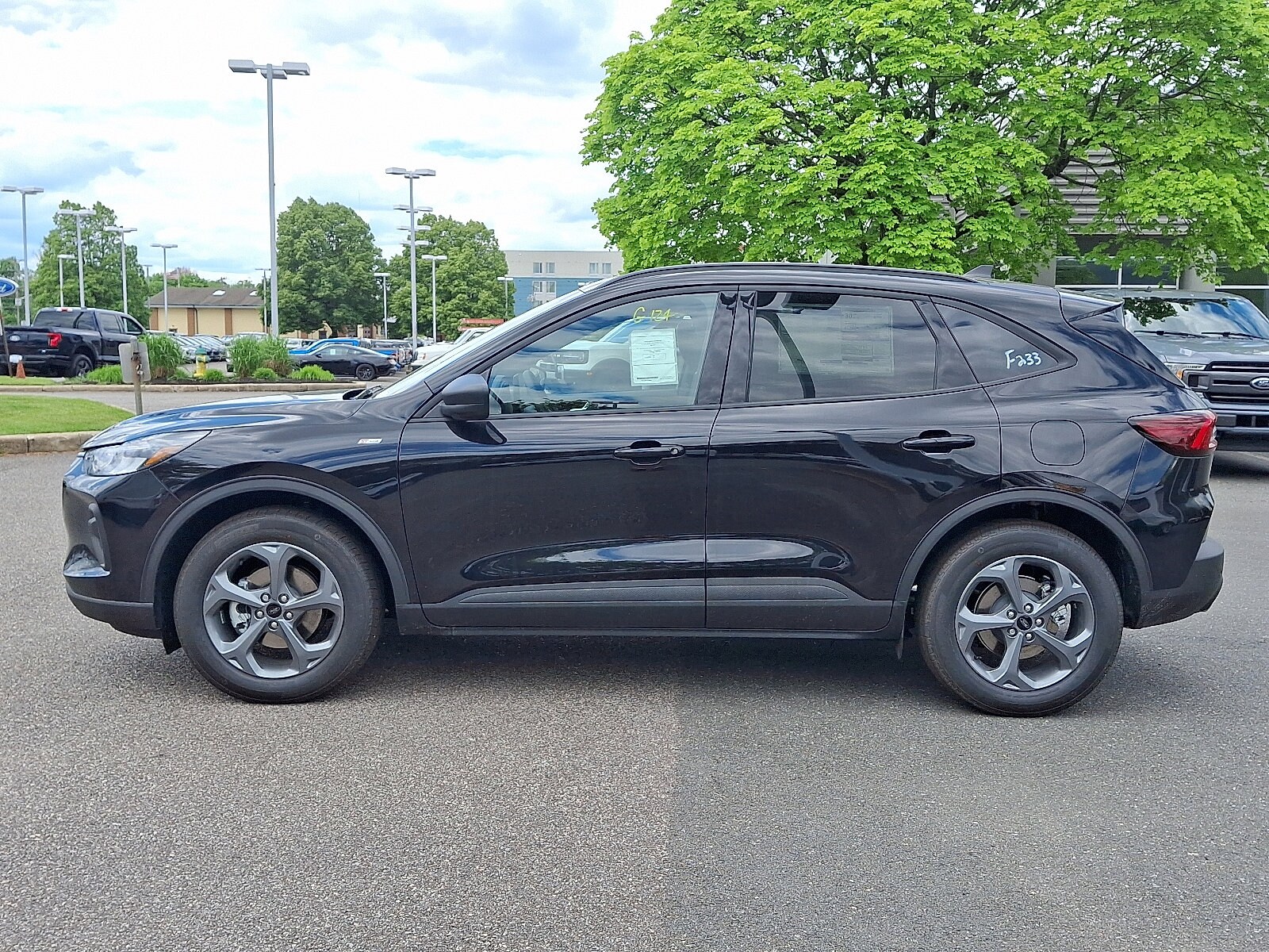 2025 Ford Escape ST-Line photo 4