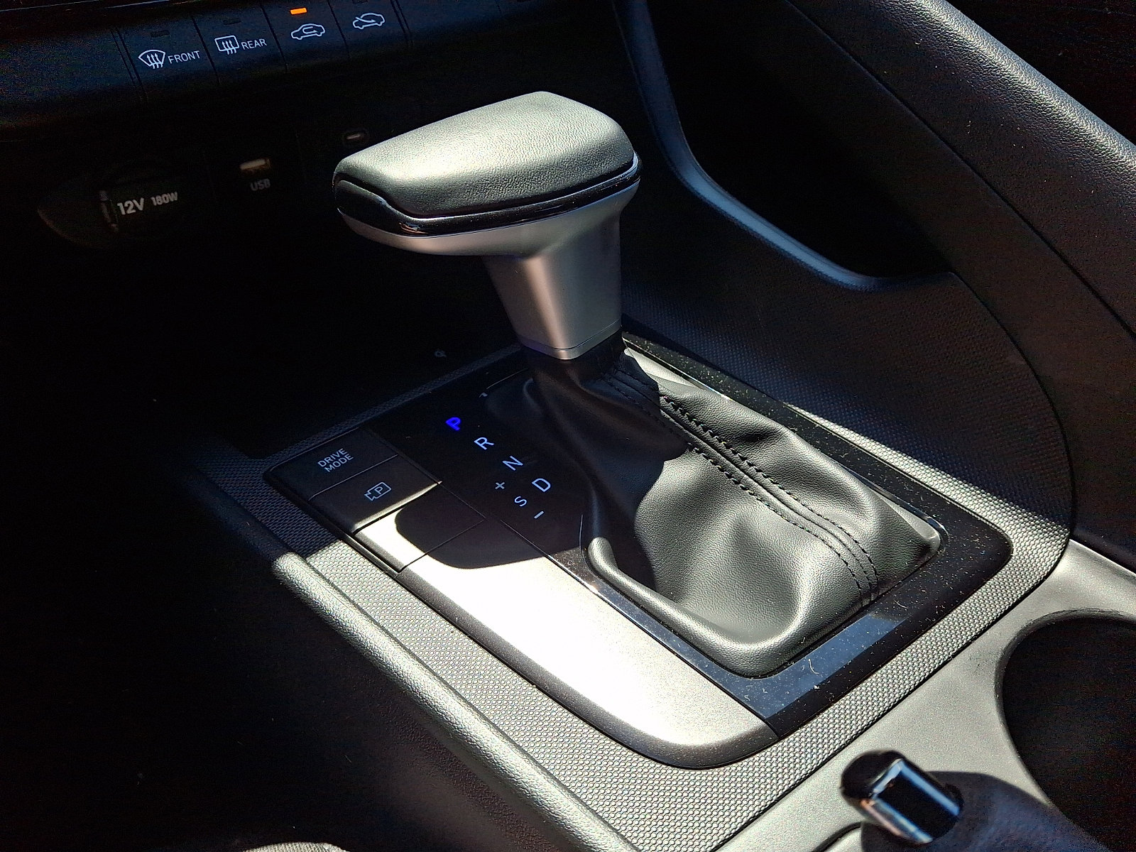 2025 Hyundai Elantra SEL - Photo 14