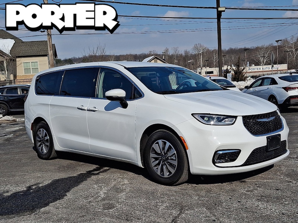 Used 2023 Chrysler Pacifica Plug-In Hybrid Touring L Van Passenger Van