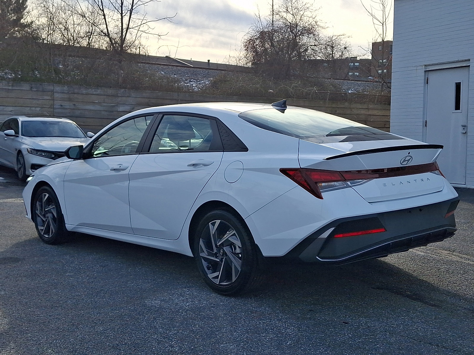 2025 Hyundai Elantra SEL - Photo 4