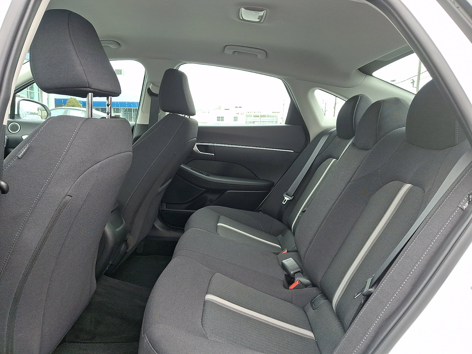 2025 Hyundai Sonata SE - Photo 10
