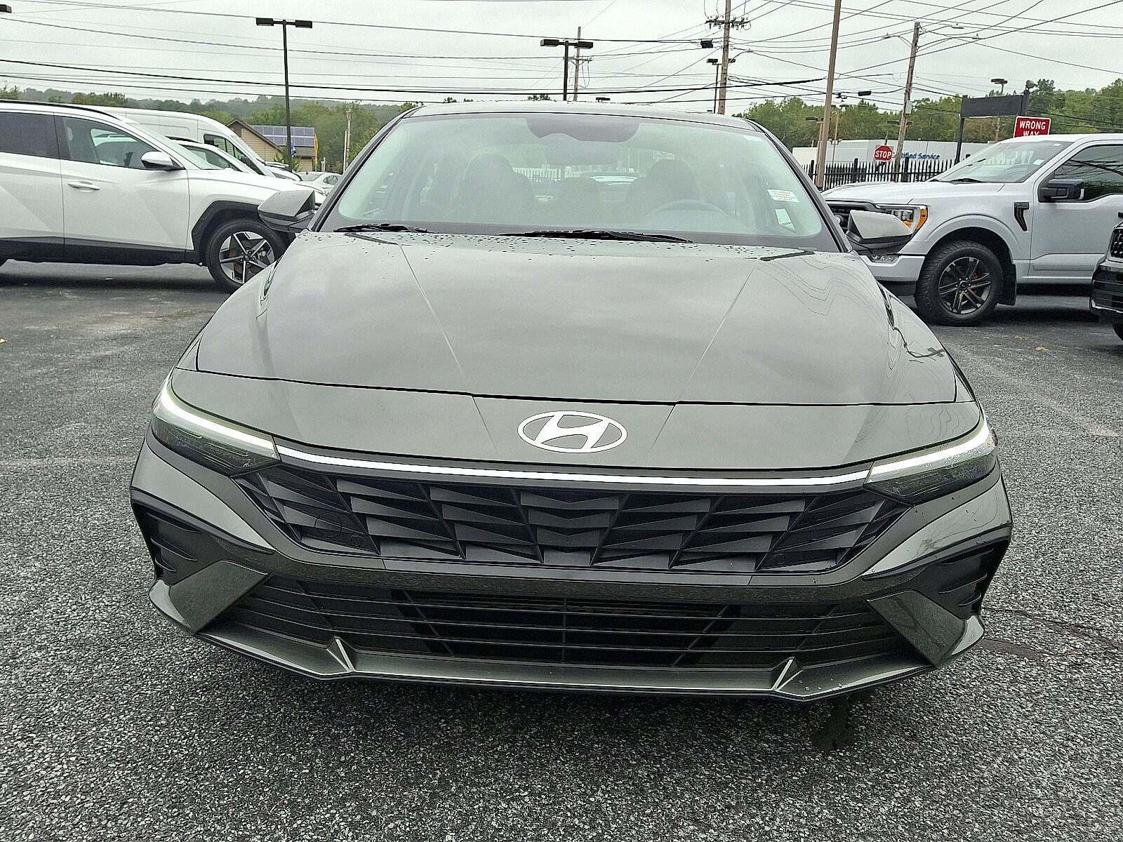 2025 Hyundai Elantra SE photo 2