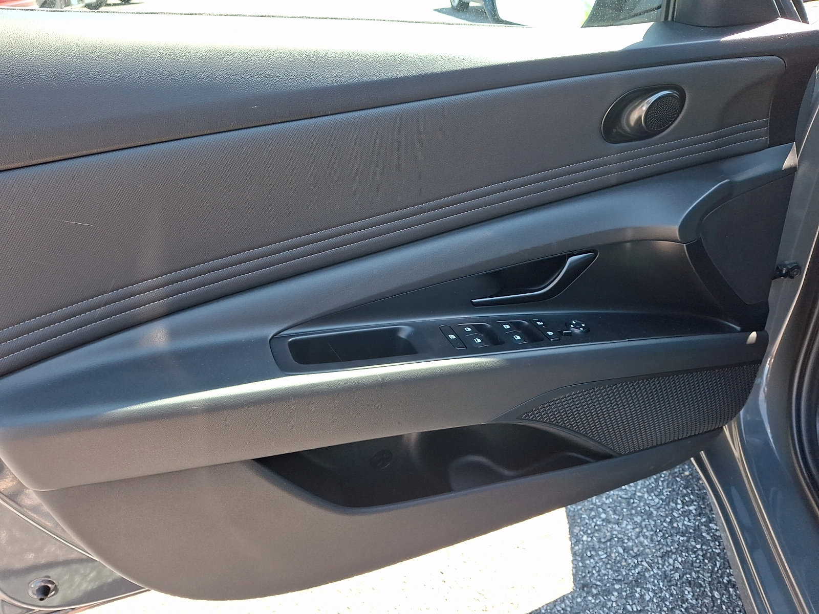 2025 Hyundai Elantra SEL - Photo 12