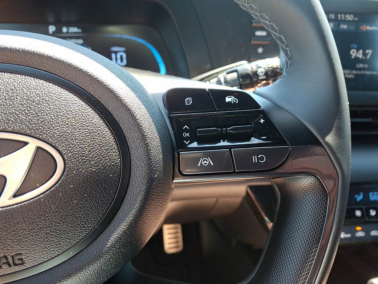 2025 Hyundai Elantra SEL - Photo 20