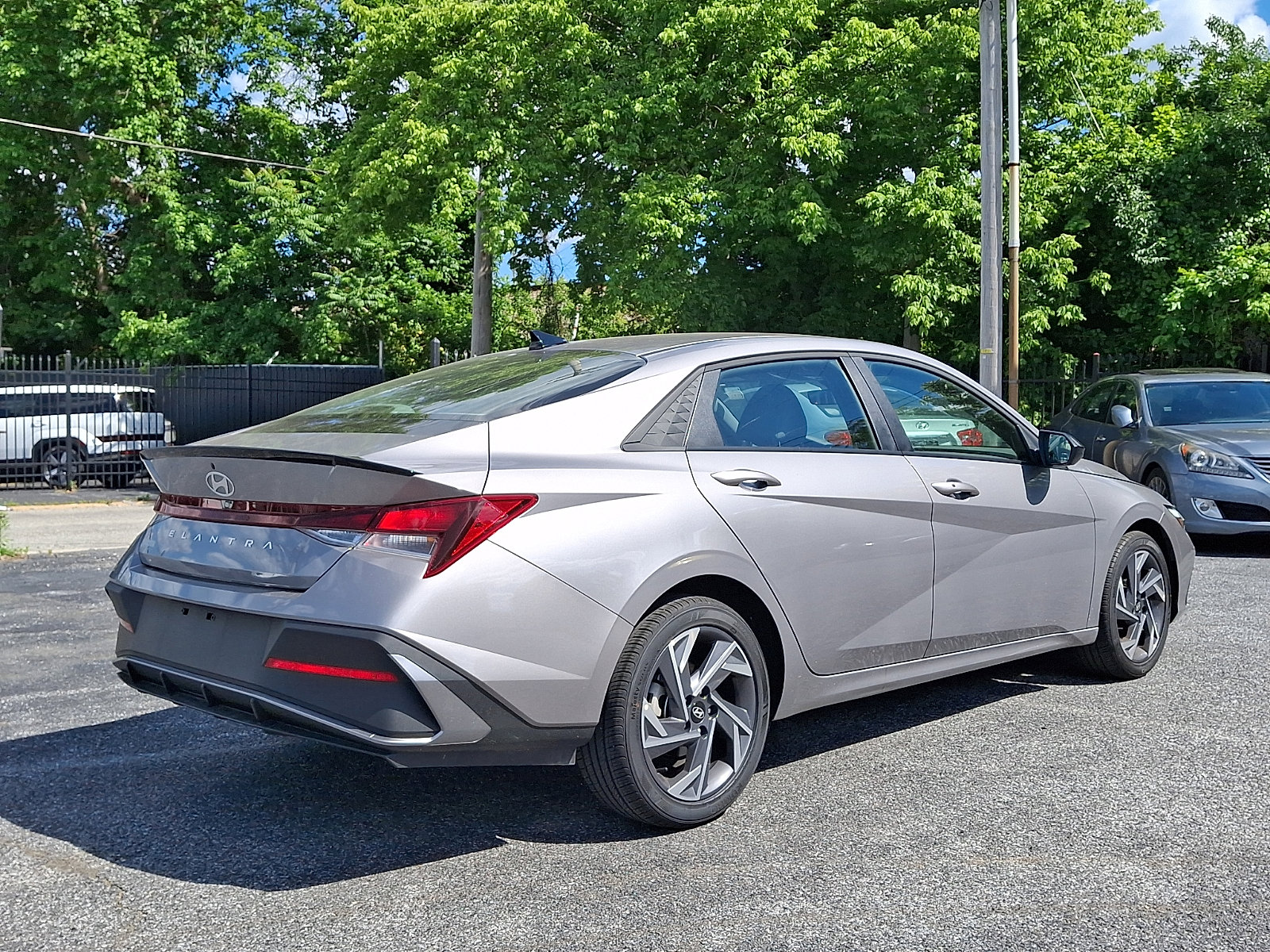 2025 Hyundai Elantra SEL - Photo 6