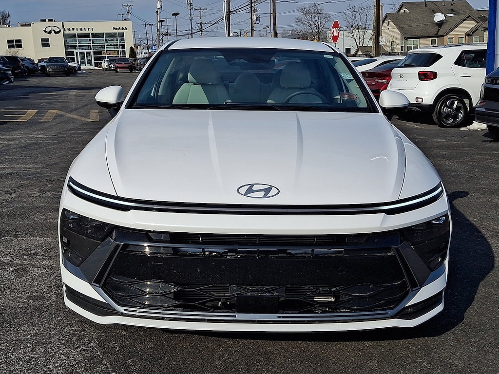 Used 2025 Hyundai Sonata SE Sedan