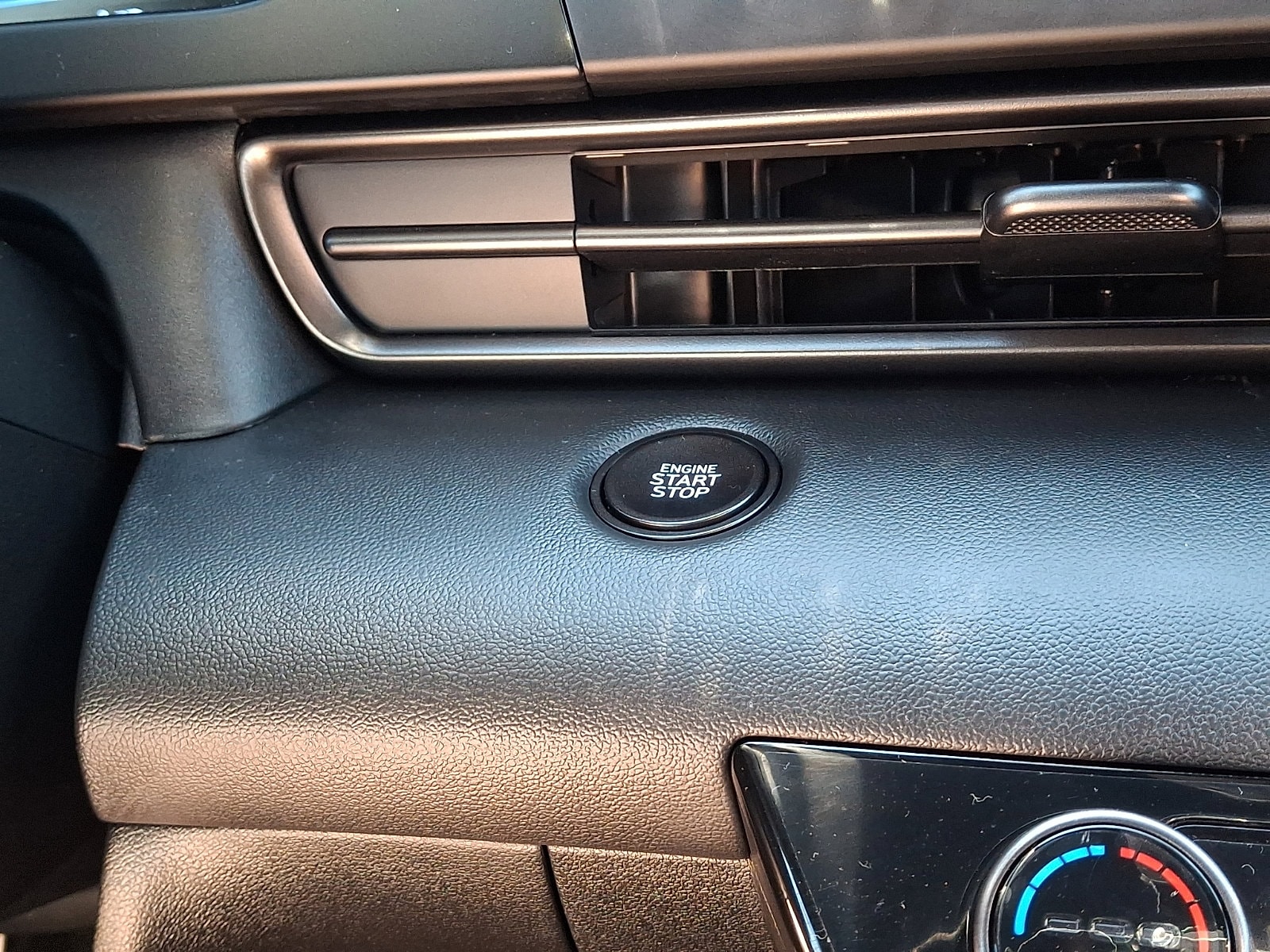 2025 Hyundai Elantra SEL - Photo 24