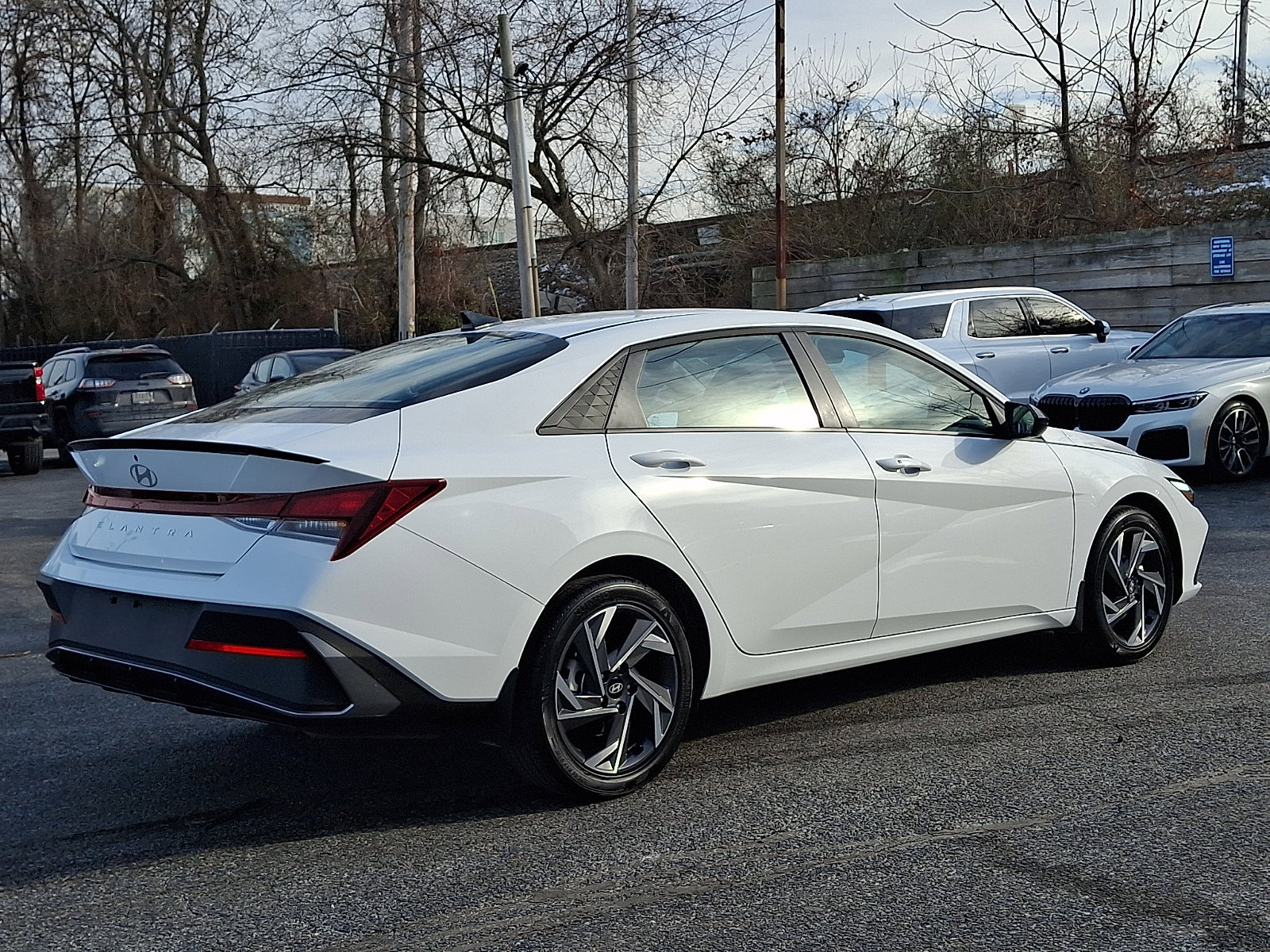 2025 Hyundai Elantra SEL - Photo 6
