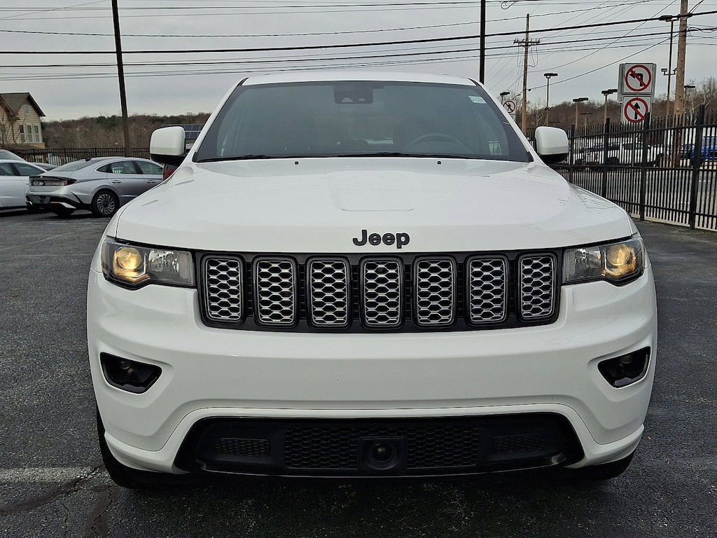 Used 2021 Jeep Grand Cherokee Laredo SUV