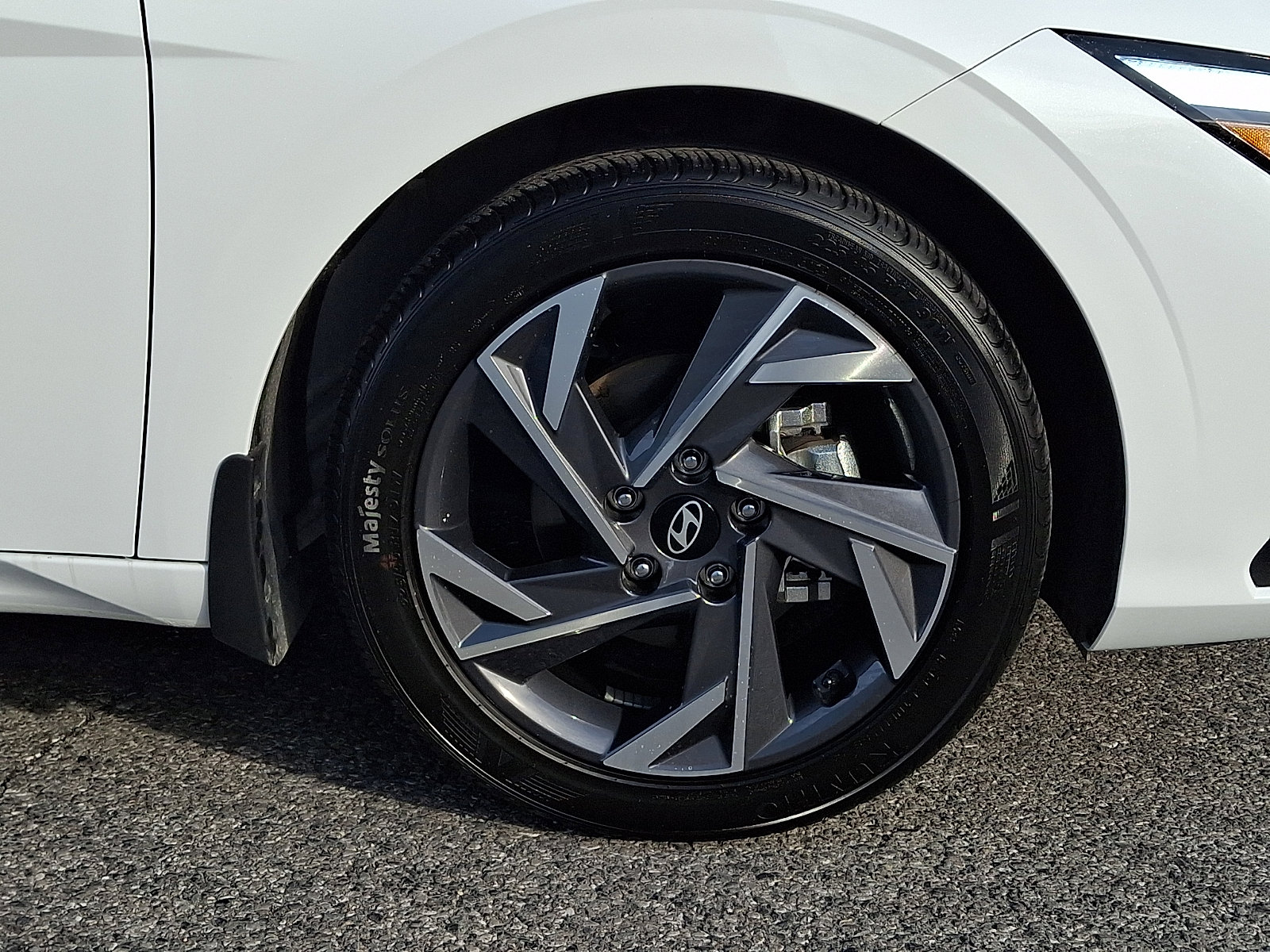 2025 Hyundai Elantra SEL - Photo 8