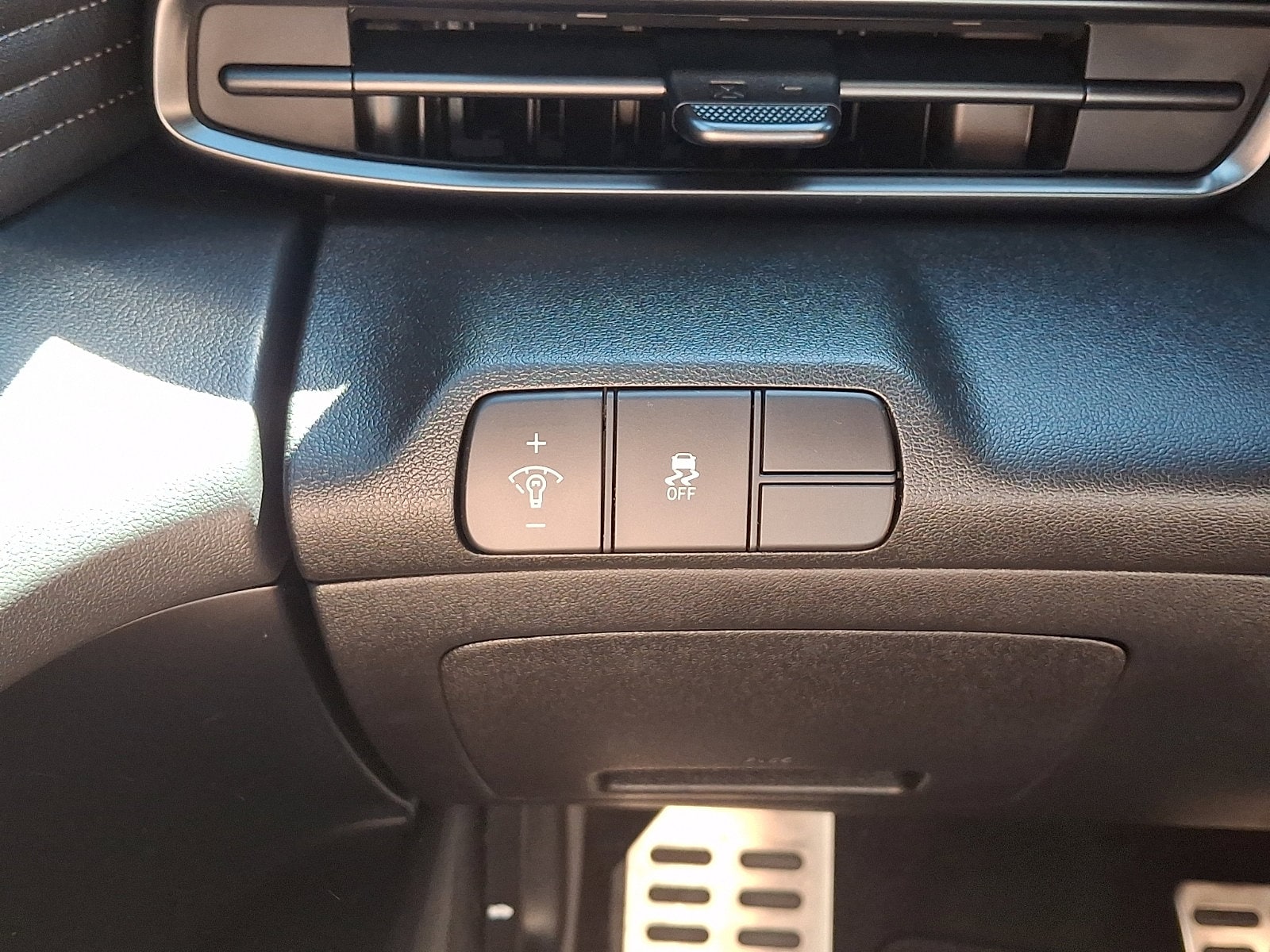 2025 Hyundai Elantra SEL - Photo 22