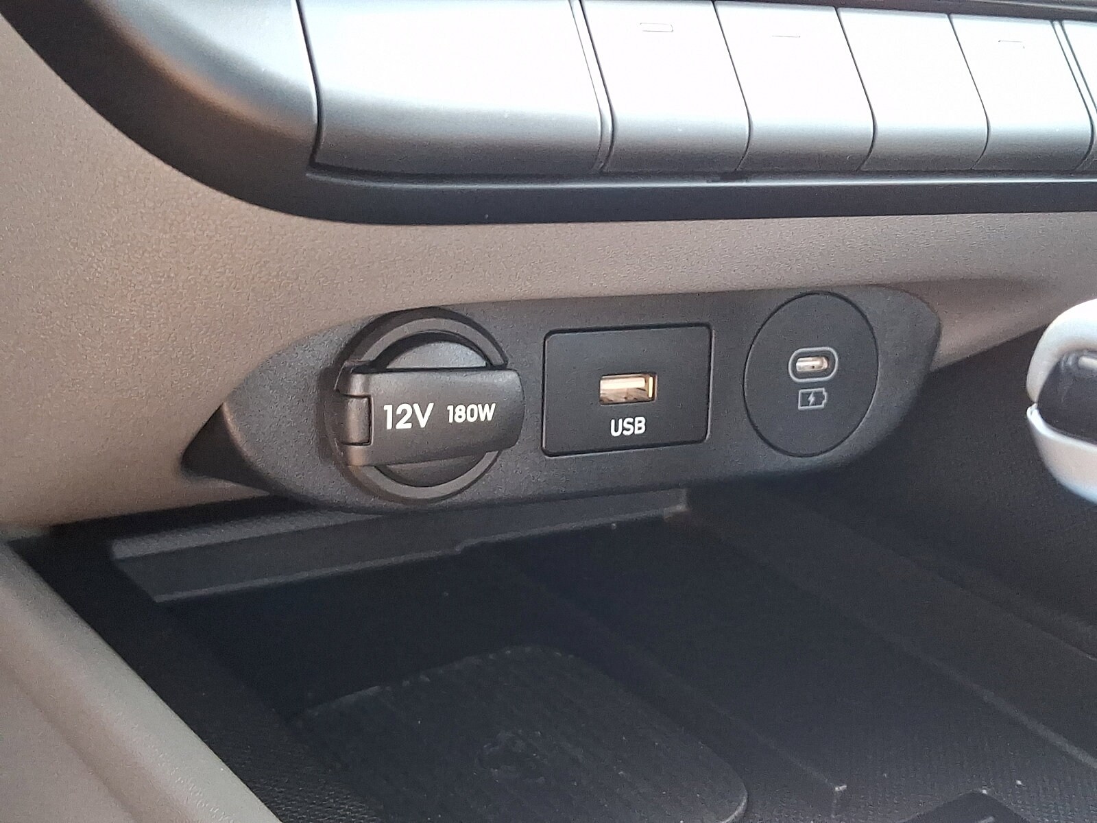 2025 Hyundai Elantra SEL - Photo 23