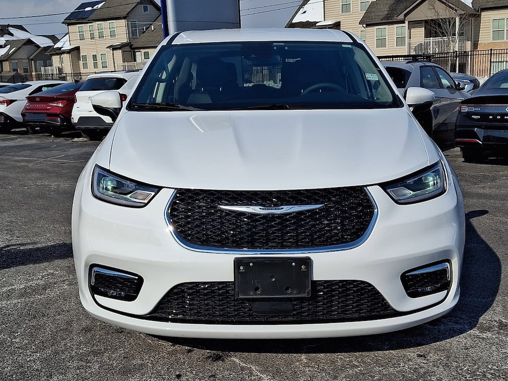 Used 2023 Chrysler Pacifica Plug-In Hybrid Touring L Van Passenger Van