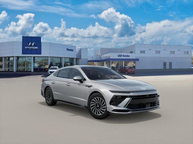 2025 Hyundai Sonata Hybrid Limited photo 2