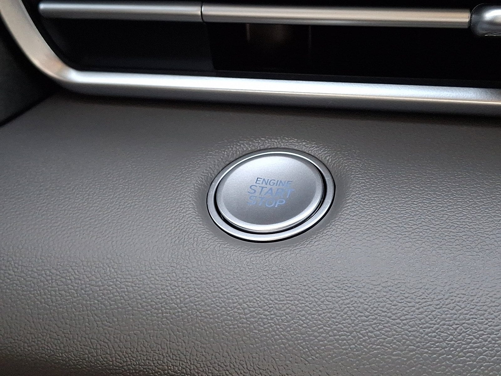 2025 Hyundai Elantra SEL - Photo 25