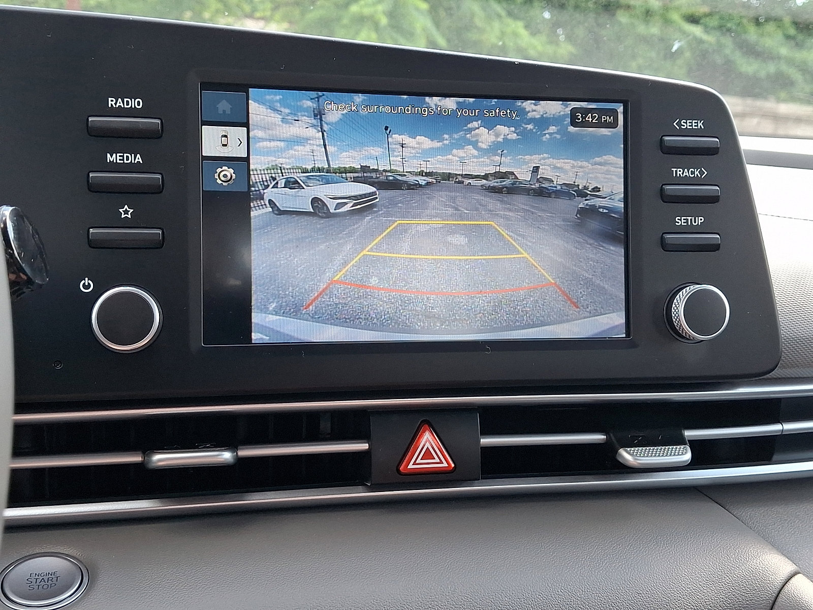 2025 Hyundai Elantra SEL - Photo 17