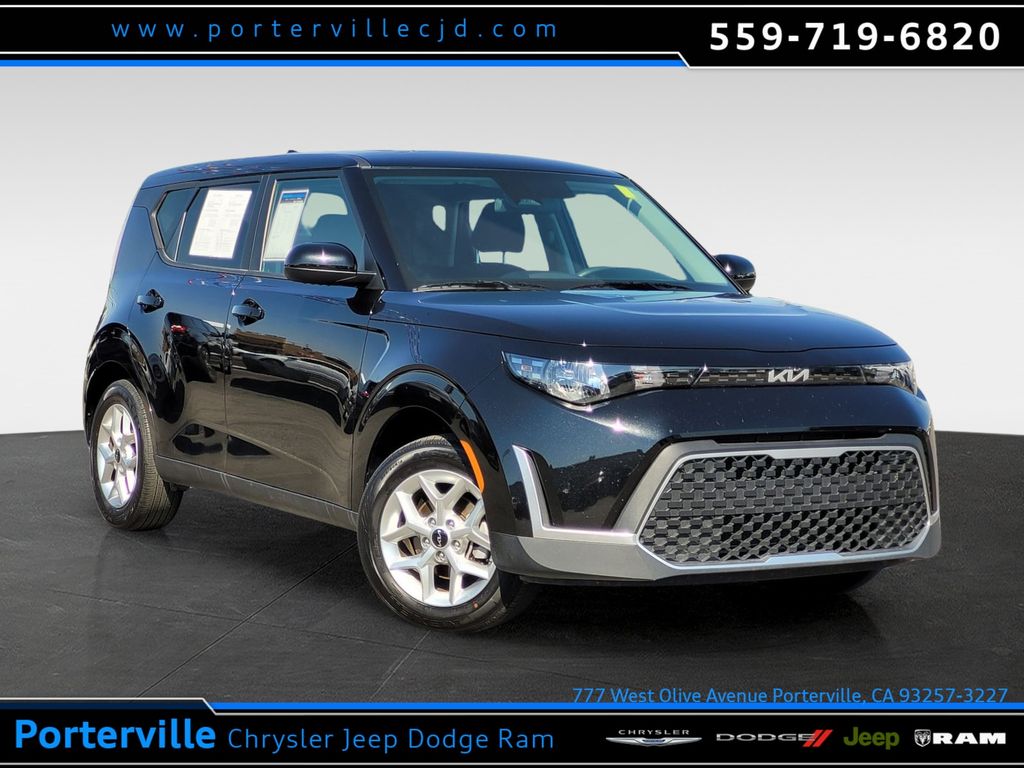 2025 Kia Soul 2.0L LX IVT's photo