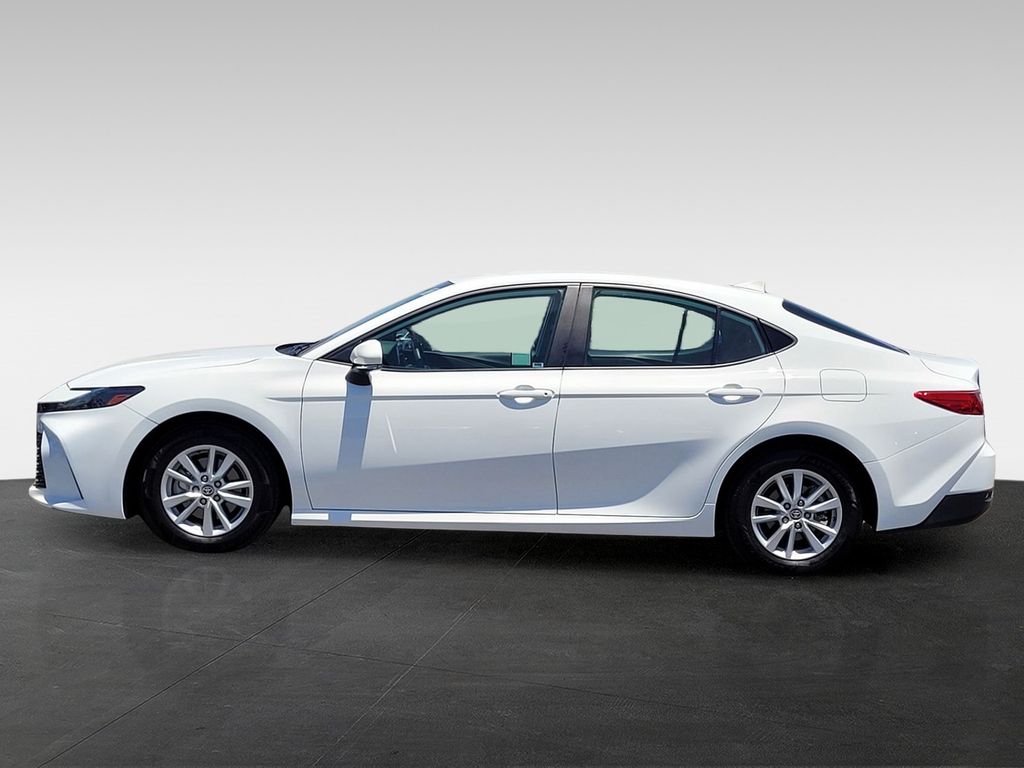 2025 Toyota Camry LE - Photo 7