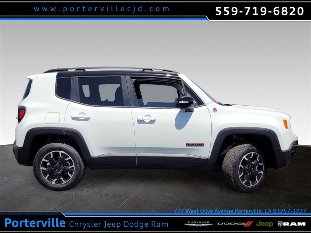 2023 Jeep Renegade Trailhawk photo 4