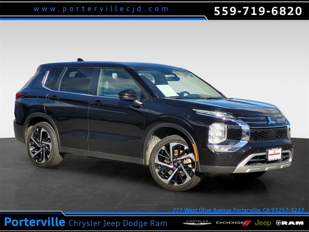 2024 Mitsubishi Outlander SE's photo