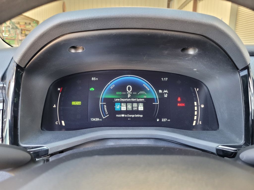 2025 Toyota Camry LE - Photo 24