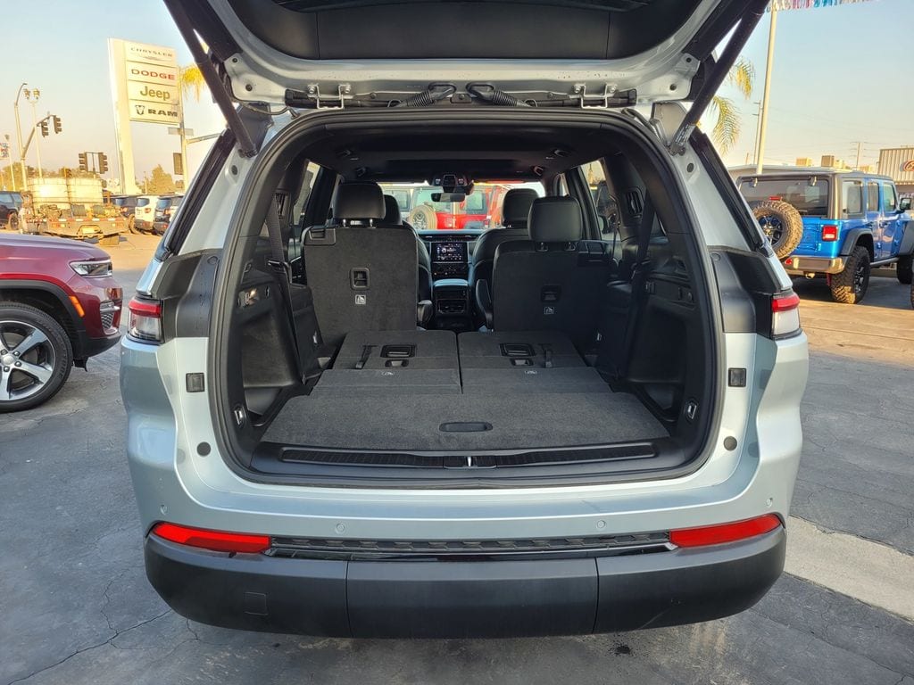 2025 Jeep Grand Cherokee L Altitude - Photo 19