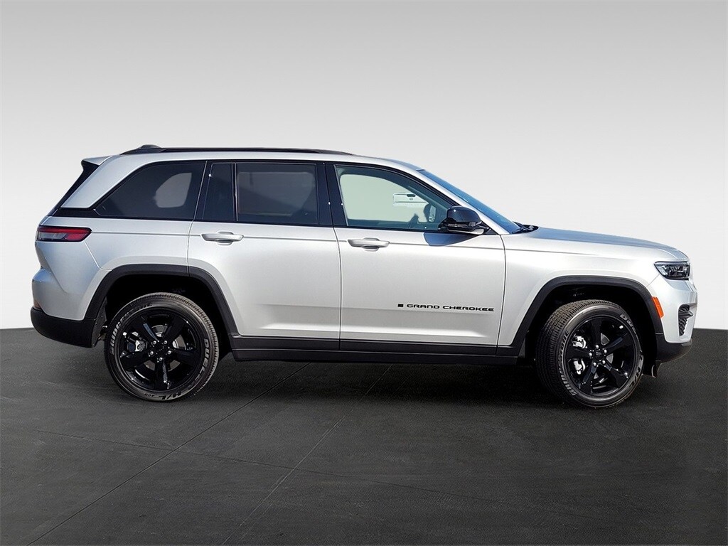New 2025 Jeep Grand Cherokee ALTITUDE X 4X2 Sport Utility