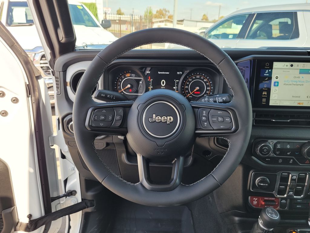 2025 Jeep Wrangler 4-Door Willys - Photo 14