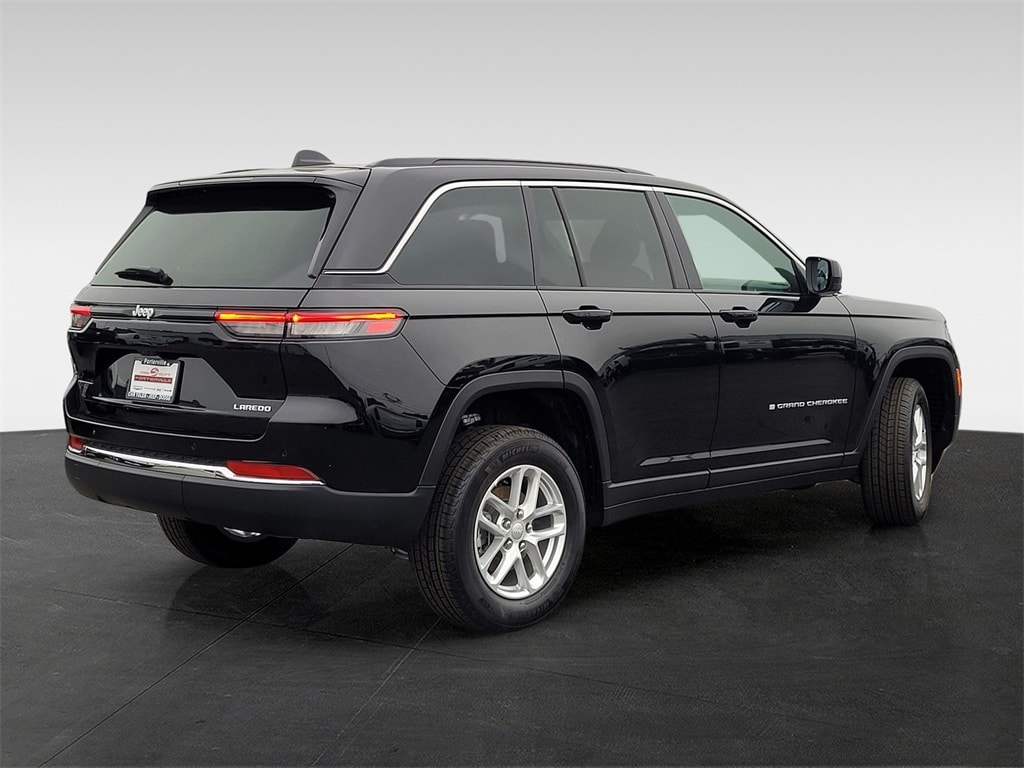 New 2025 Jeep Grand Cherokee LAREDO X 4X2 Sport Utility