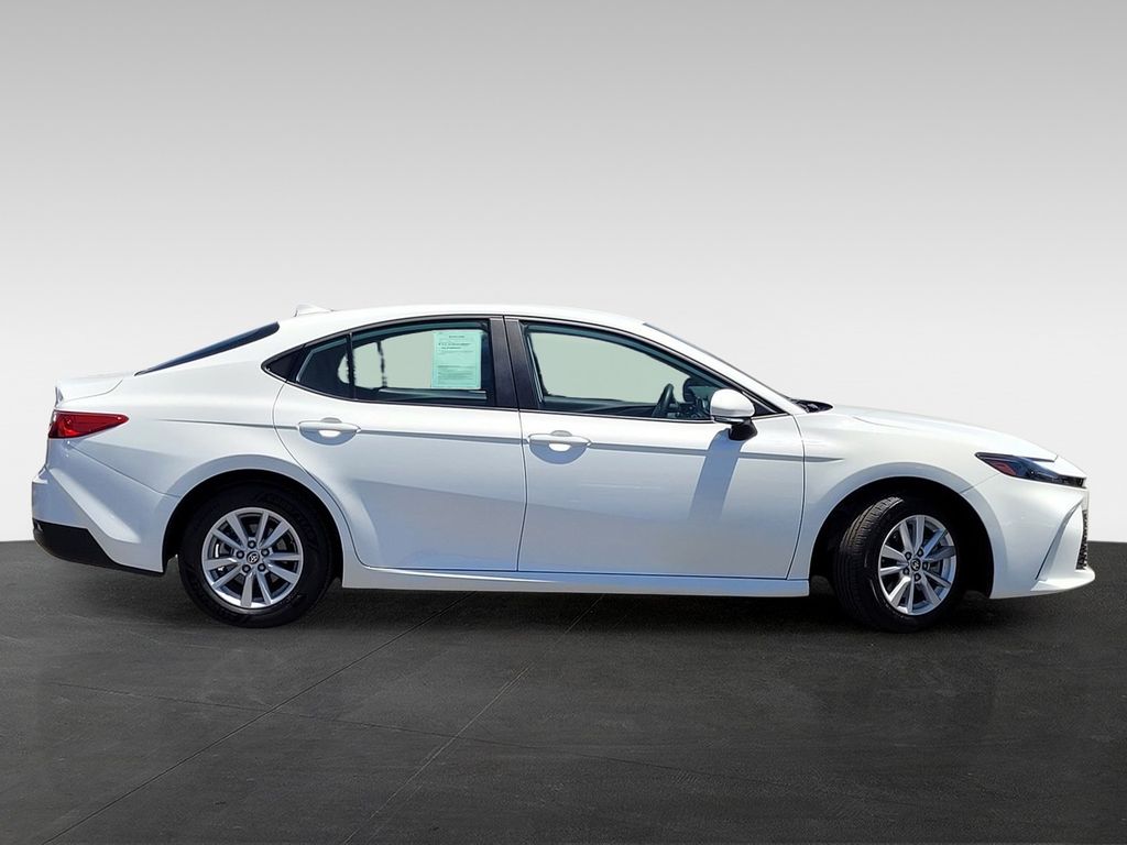 2025 Toyota Camry LE - Photo 3