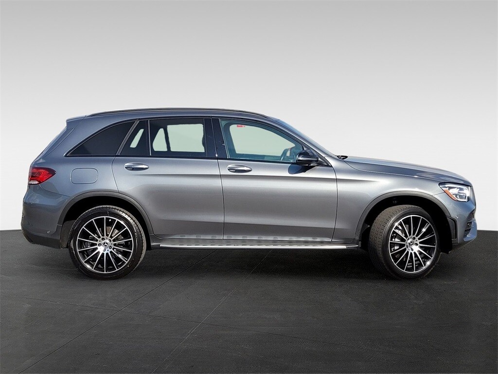 2021 Mercedes Benz GLC 300 photo 3