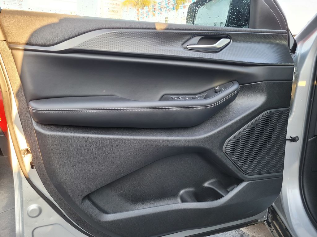 2025 Jeep Grand Cherokee L Altitude - Photo 18