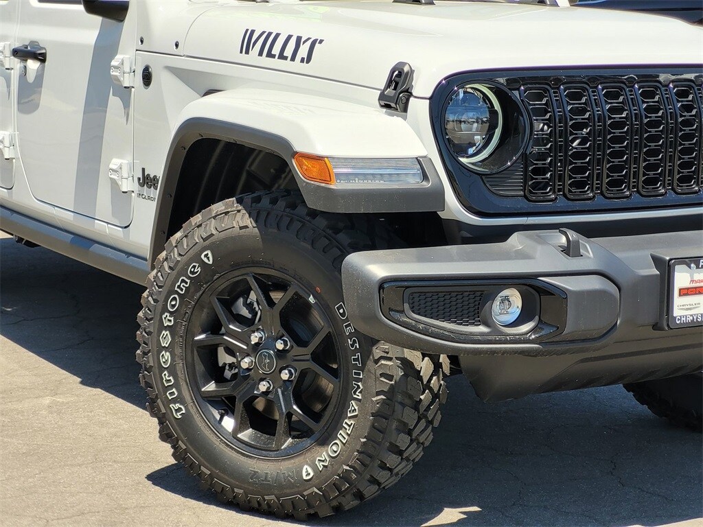2025 Jeep Gladiator Willys photo 3