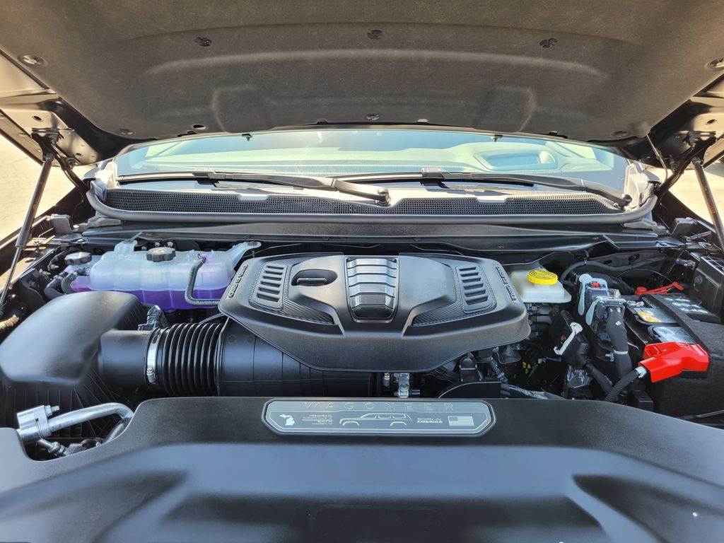 2025 Jeep Wagoneer L Series II - Photo 20