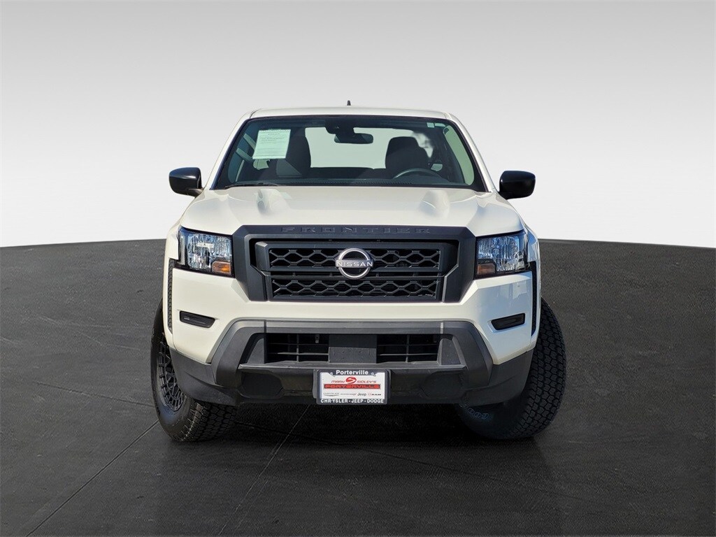 2022 Nissan Frontier S photo 2