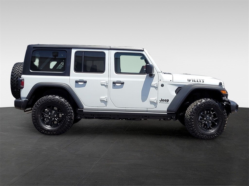 2025 Jeep Wrangler Willys photo 4