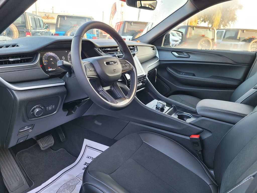 2025 Jeep Grand Cherokee L Altitude - Photo 10