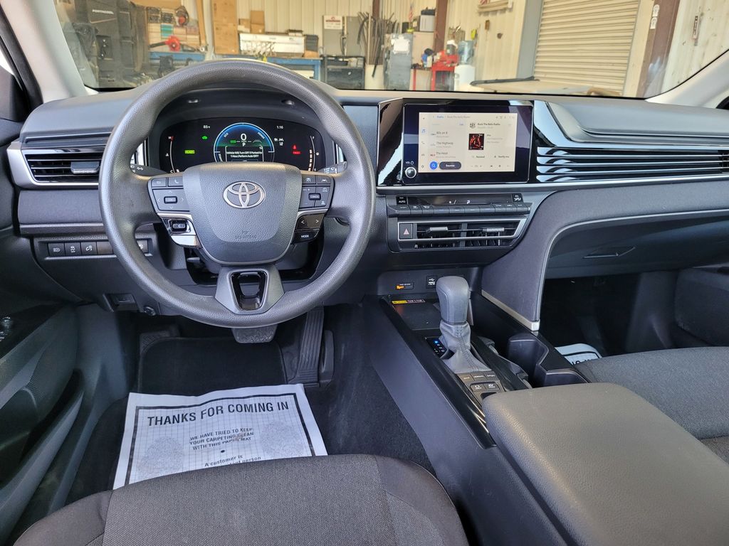 2025 Toyota Camry LE - Photo 18