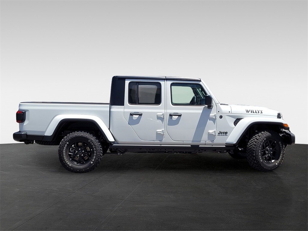 2025 Jeep Gladiator Willys photo 4