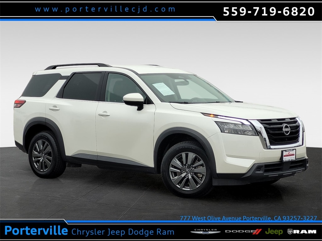2024 Nissan Pathfinder SV's photo